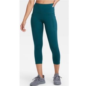 All in motion | sculpted high waist crop legging